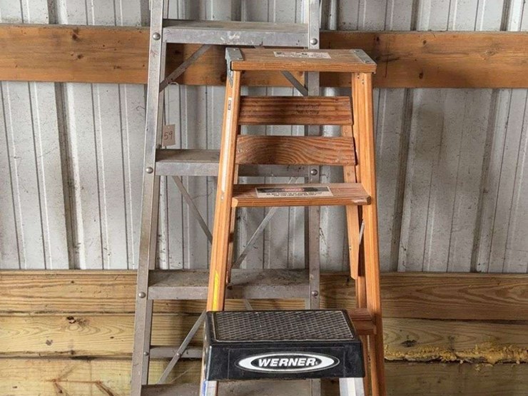 assorted-step-and-extension-ladders-image-1