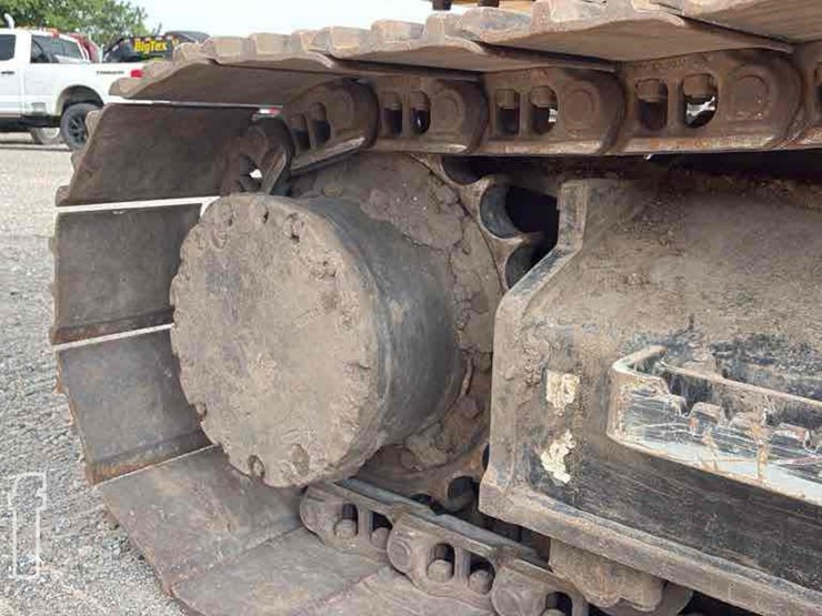 2013-deere-160g-lc-image-32
