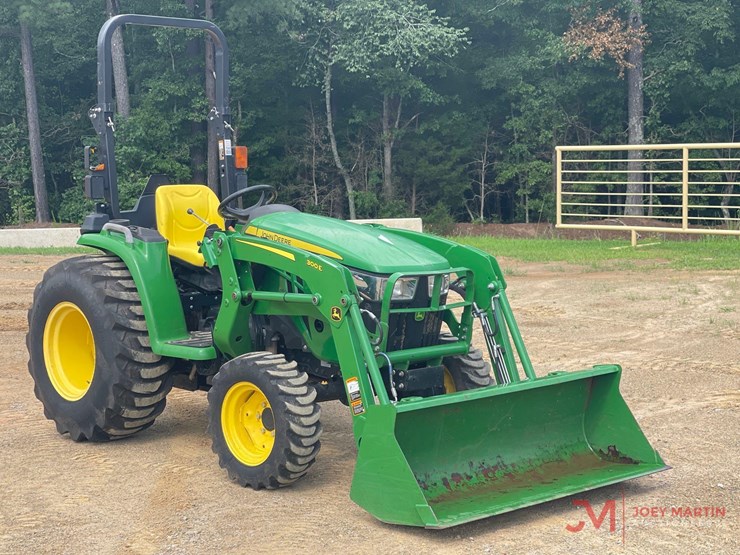 john-deere-3025e-utility-tractor-image-1