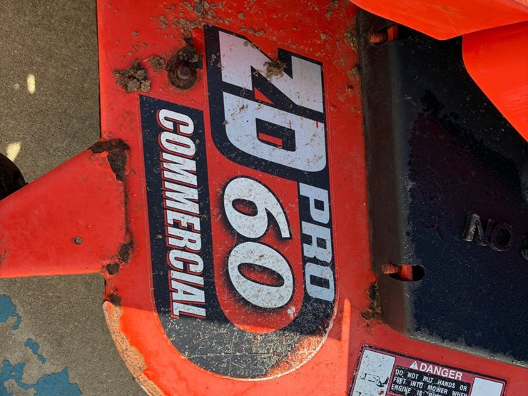 kubota-zd326s-image-8