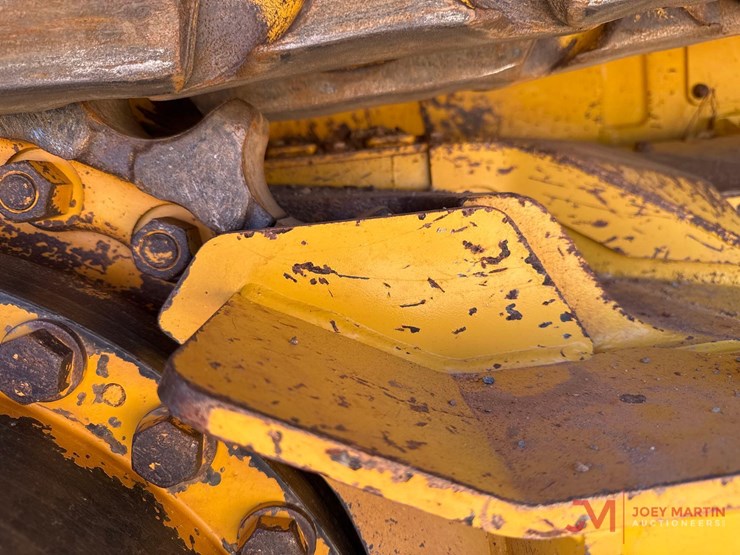 2024-komatsu-d71pxi-24-image-15