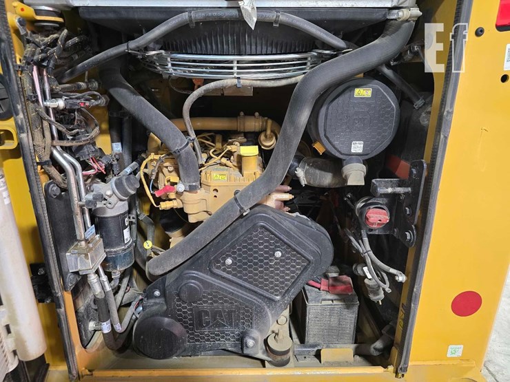 2025-caterpillar-255-image-25