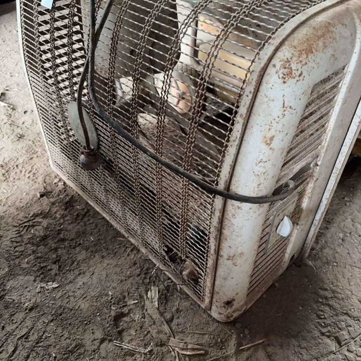 Metal Box Fan with Integrated Timer