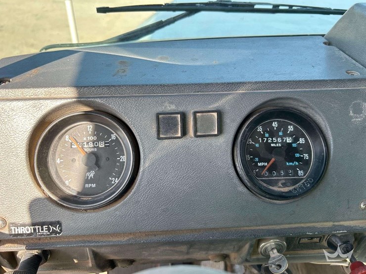 1994-mack-dm690s-image-15