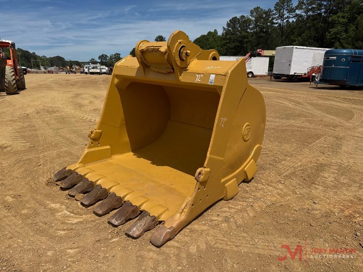 cf-72"-tooth-bucket-excavator-attachment-image-4