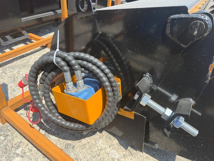 #2037-•-unused-future-bs72-skid-steer-boxbroom-sweeper-b-dfbqsj2605291-inv#48907-image-8