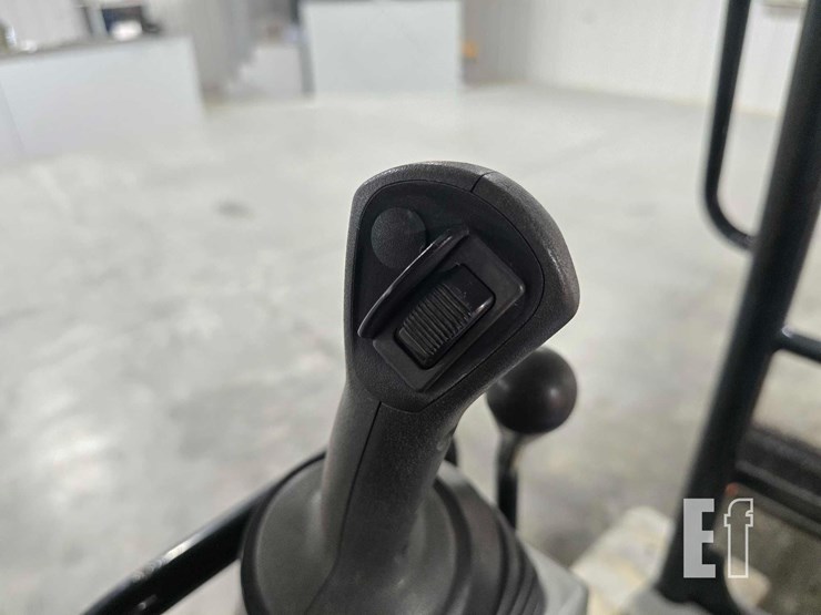2019-caterpillar-305e2-cr-image-21