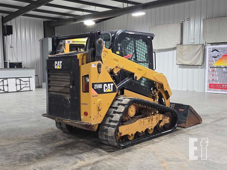2015-caterpillar-259d-image-3
