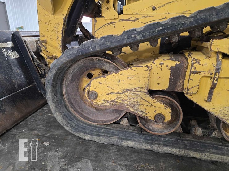 2022-caterpillar-259d3-image-27