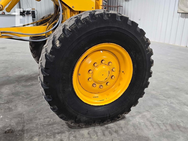 2004-caterpillar-120h-image-28