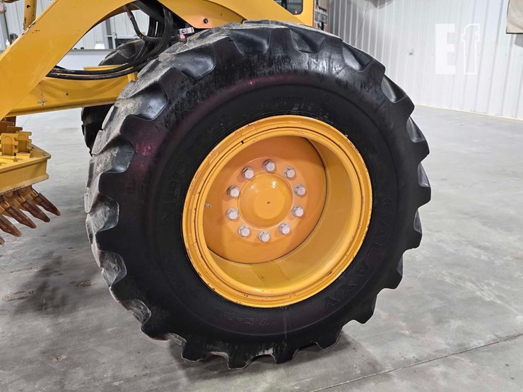 2021-caterpillar-120-image-35