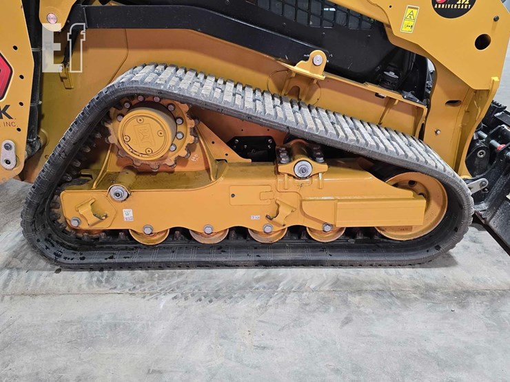 2025-caterpillar-255-image-33