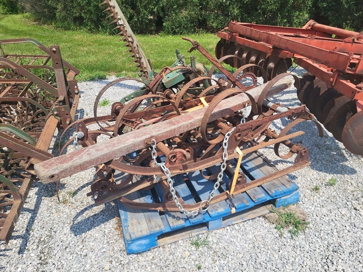oliver-9'-harrow-image-1