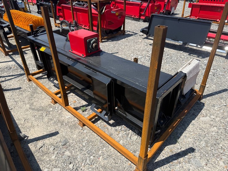 #2038-•-unused-future-vb79-vibrating-skid-steer-bucket-dzdd260472-inv#48836-image-2