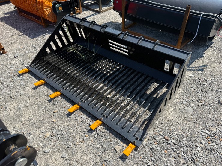 #2028-•-unused-future-rb66-67"-skid-steer-rock-bucket-c-dyscd2605153-inv#49394-image-3
