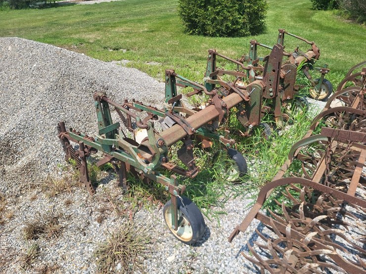 oliver-4r30"-3pt-hitch-cultivator-image-7