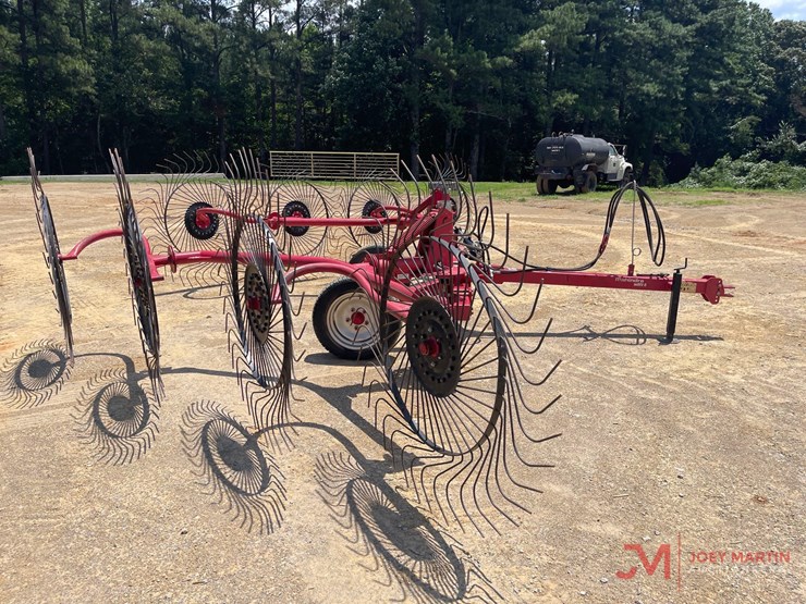 2016-maschio-gaspardo-girasole-t8c-hay-rake-image-2