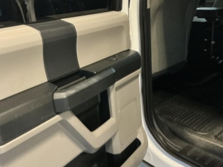2017-ford-f350-image-25