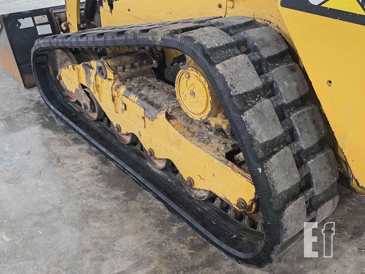 2015-caterpillar-259d-image-33