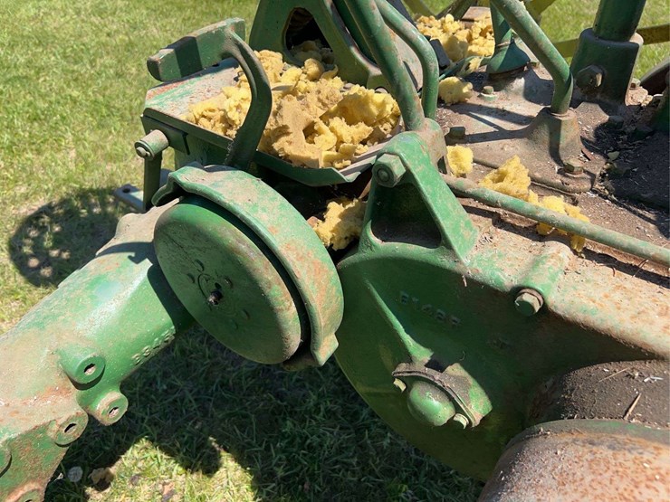 john-deere-b-image-26
