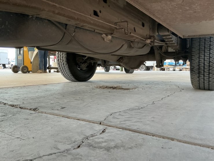 2013-chevrolet-express-3500-image-26