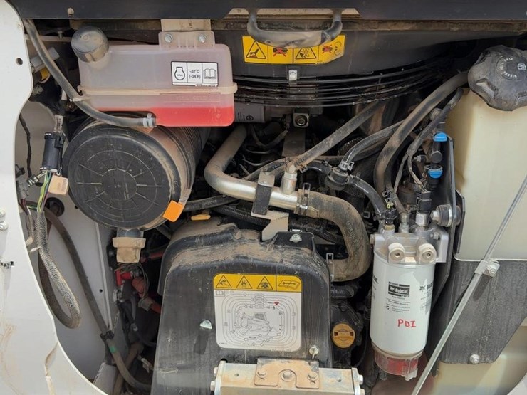 2025-bobcat-t66-image-41