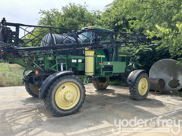 2000-john-deere-4700-image-3