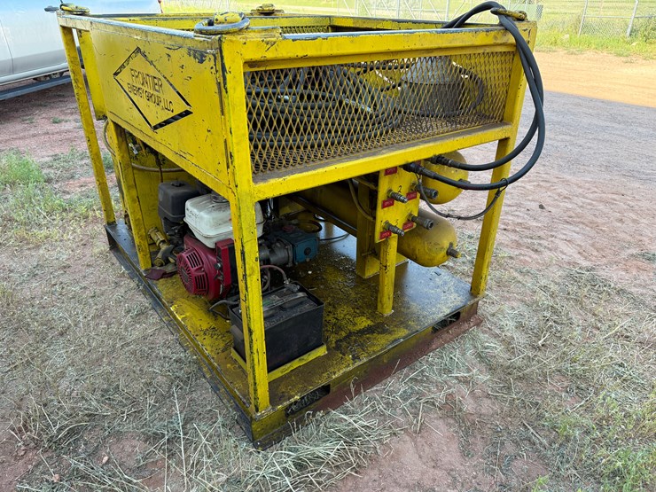 meyer-horizontal-3k-wp-gas-powered-3-station-accumulator-closing-unit,-skidded-image-4