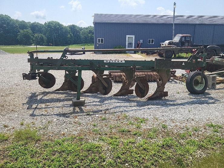 oliver-545-in-furrow--4-bottom-moldboard-plow-w/coulters-image-6