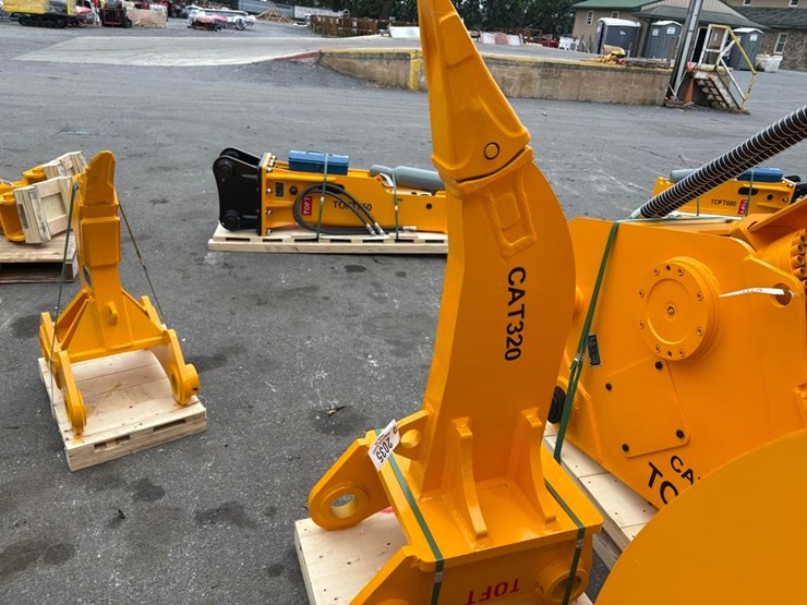 caterpillar-320-image-5