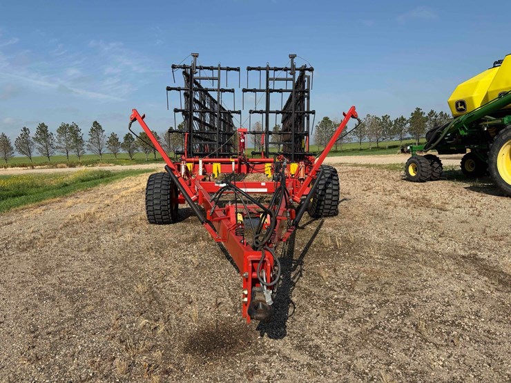 2013-bourgault-7200-image-30