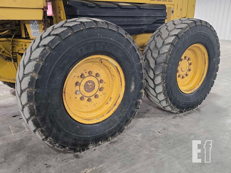 2004-caterpillar-140h-image-25
