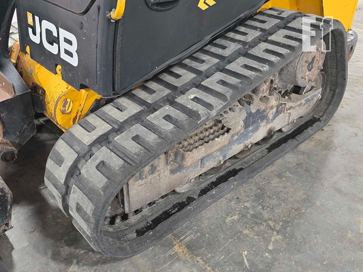 2021-jcb-3ts-8t-image-25