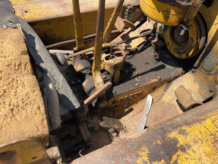 caterpillar-d2-image-21