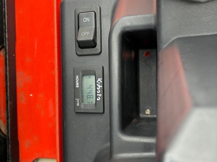 #20240-•-kubota-zg123s-zero-turn-image-8
