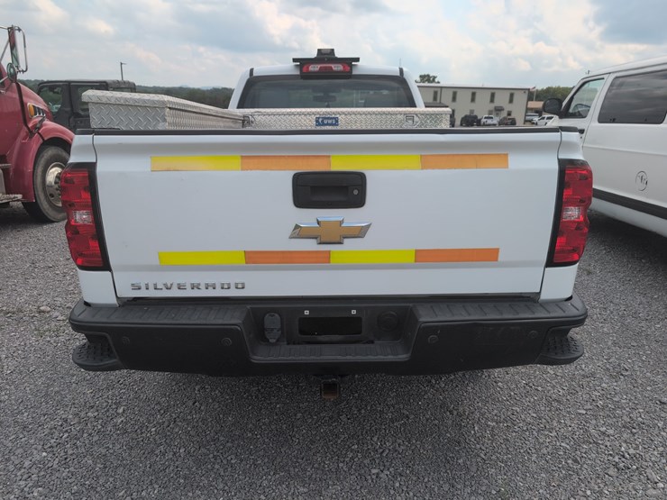 2018-chevrolet-silverado-1500-image-5