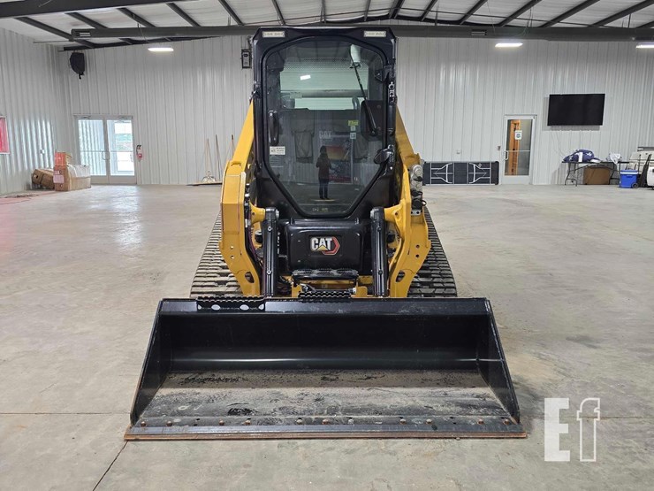 2025-caterpillar-255-image-7