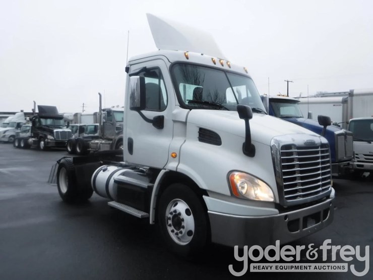 2018-freightliner-cascadia-113-image-5