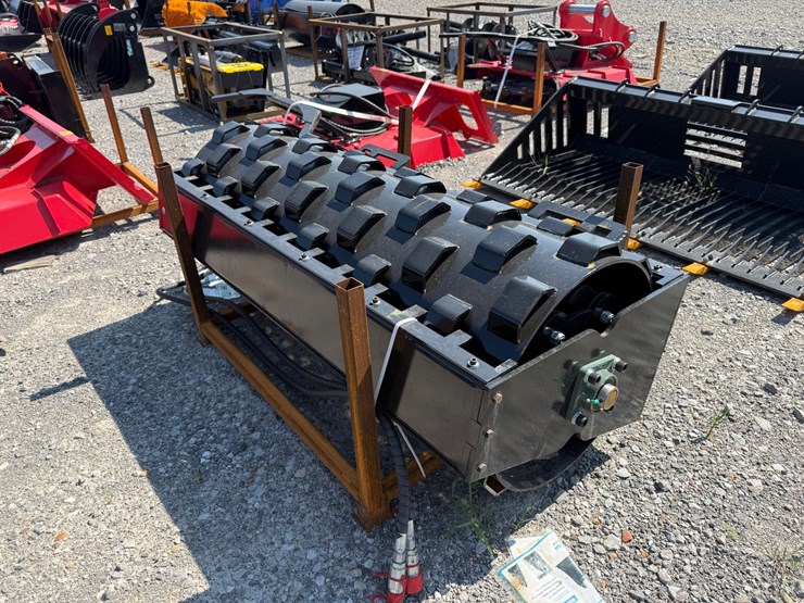 #2015-•-unused-future-59"-skid-steer-compactor-wheel-ktysl260438-inv#49450-image-3