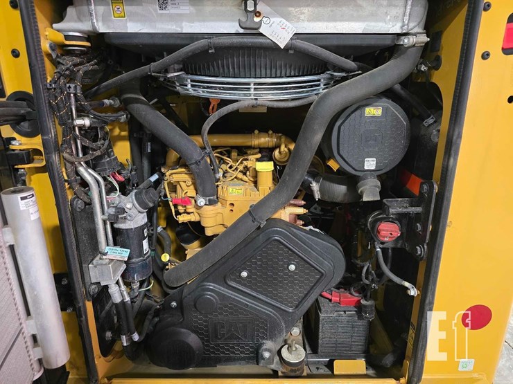 2025-caterpillar-255-image-23