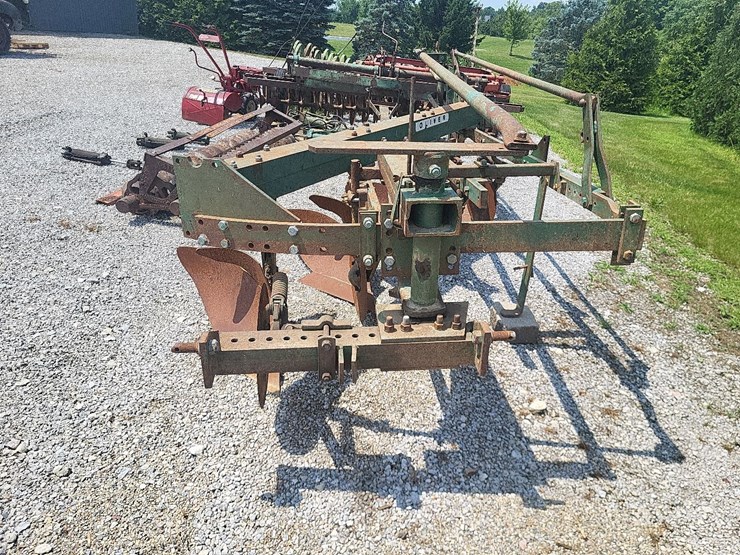 oliver-545-in-furrow--4-bottom-moldboard-plow-w/coulters-image-8