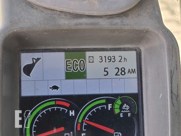 2016-deere-180g-lc-image-22