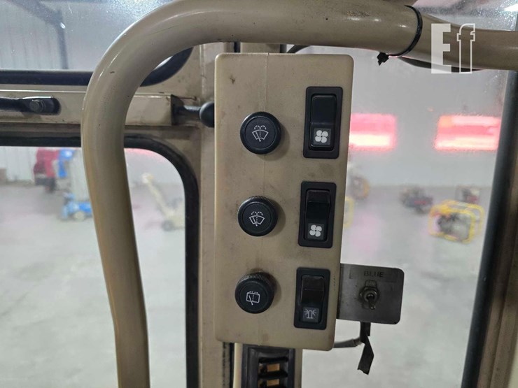 2004-caterpillar-120h-image-21