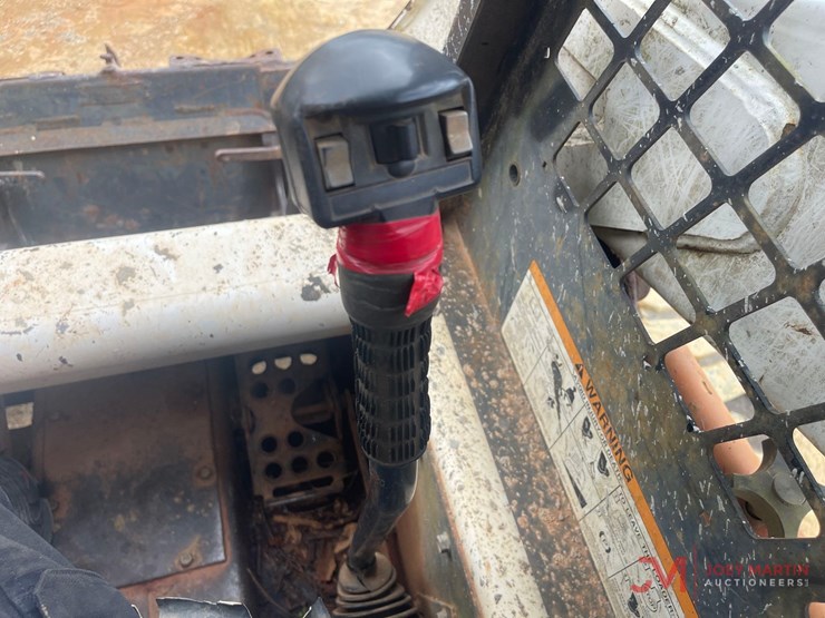 2002-bobcat-s250-skid-steer-loader-image-21