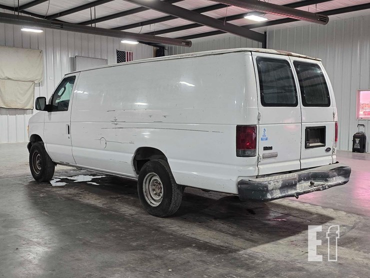 2007-ford-e250-image-4