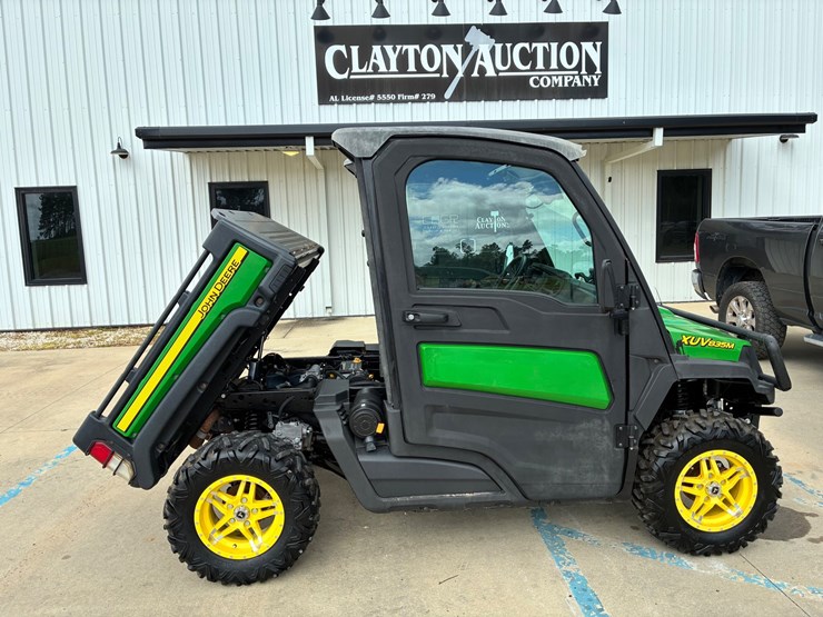 john-deere-gator-image-11