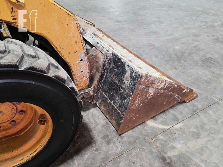 2011-caterpillar-246c-image-11