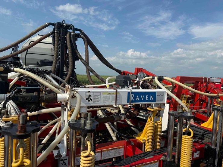 2006-bourgault-8710-air-seeder-image-36
