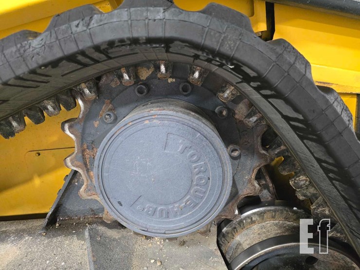 2012-deere-333d-image-23