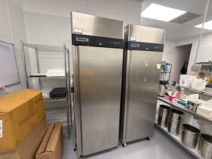 #7050-•-(1)-centaur-plus-refrigerator/freezer-|-inoperable-image-1